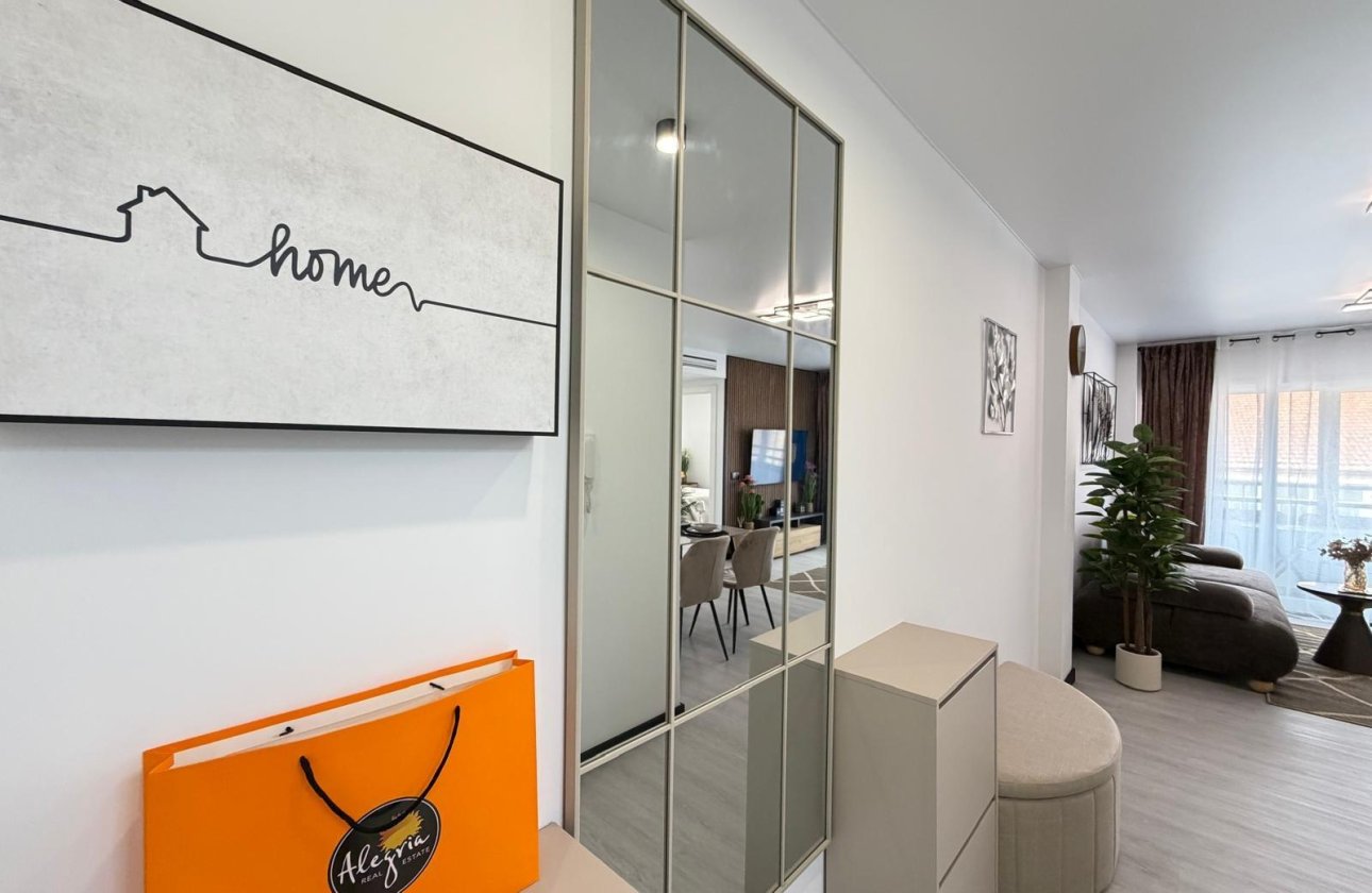 Resale - Apartment -
Torrevieja - Playa del Cura