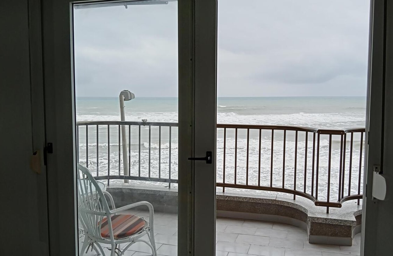 Resale - Apartment -
Torrevieja - PLAYA LOS LOCOS