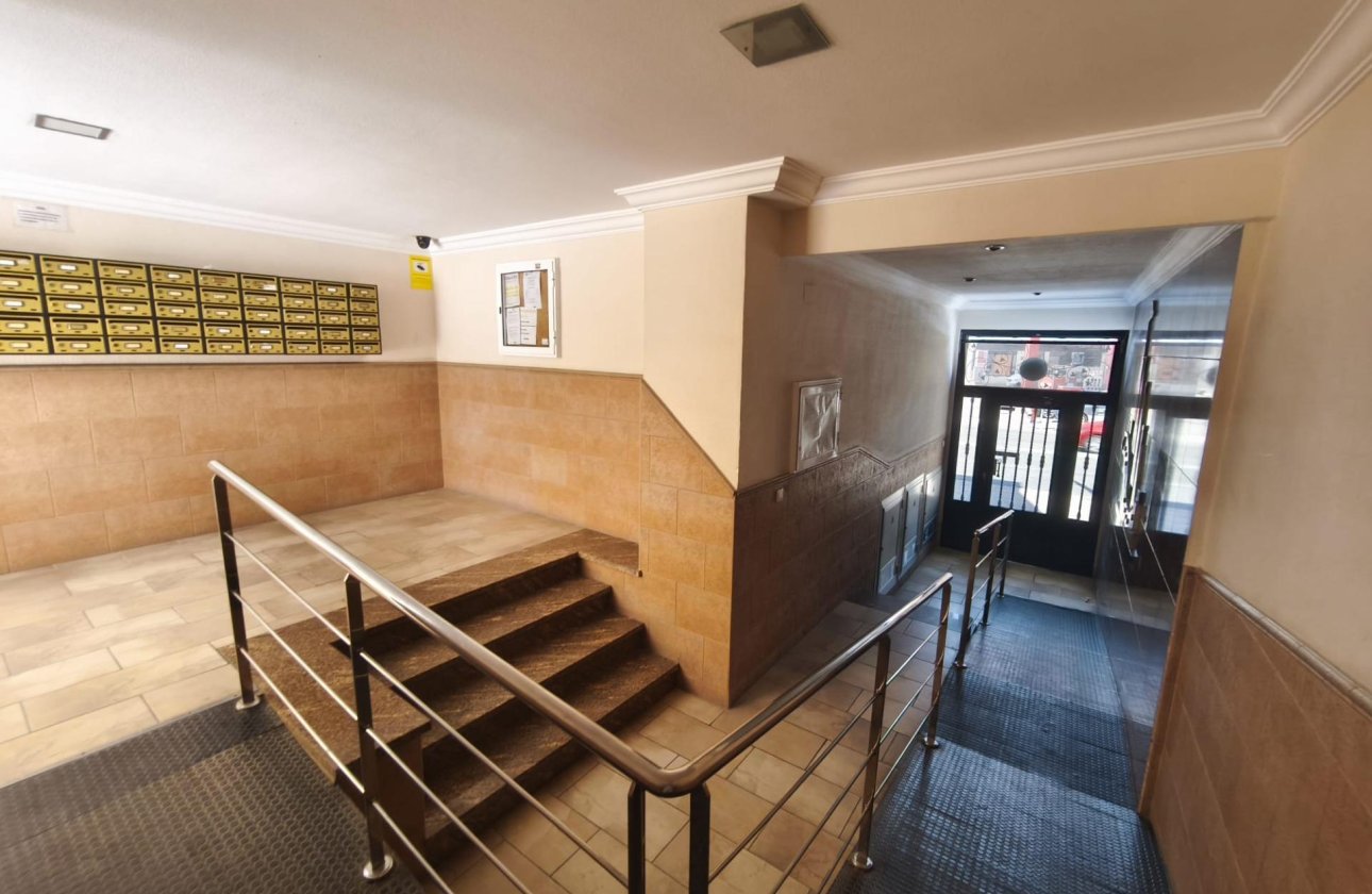 Resale - Apartment -
Torrevieja - Puerto Deportivo Marina Salinas