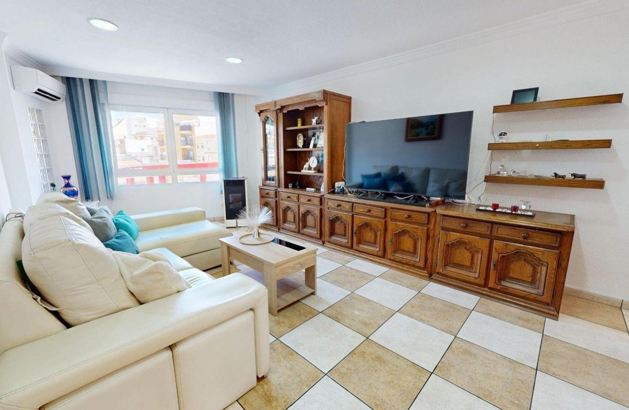 Resale - Apartment -
Torrevieja - Puerto Deportivo