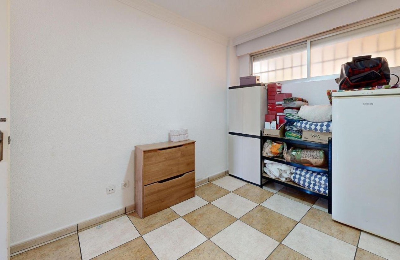 Resale - Apartment -
Torrevieja - Puerto Deportivo