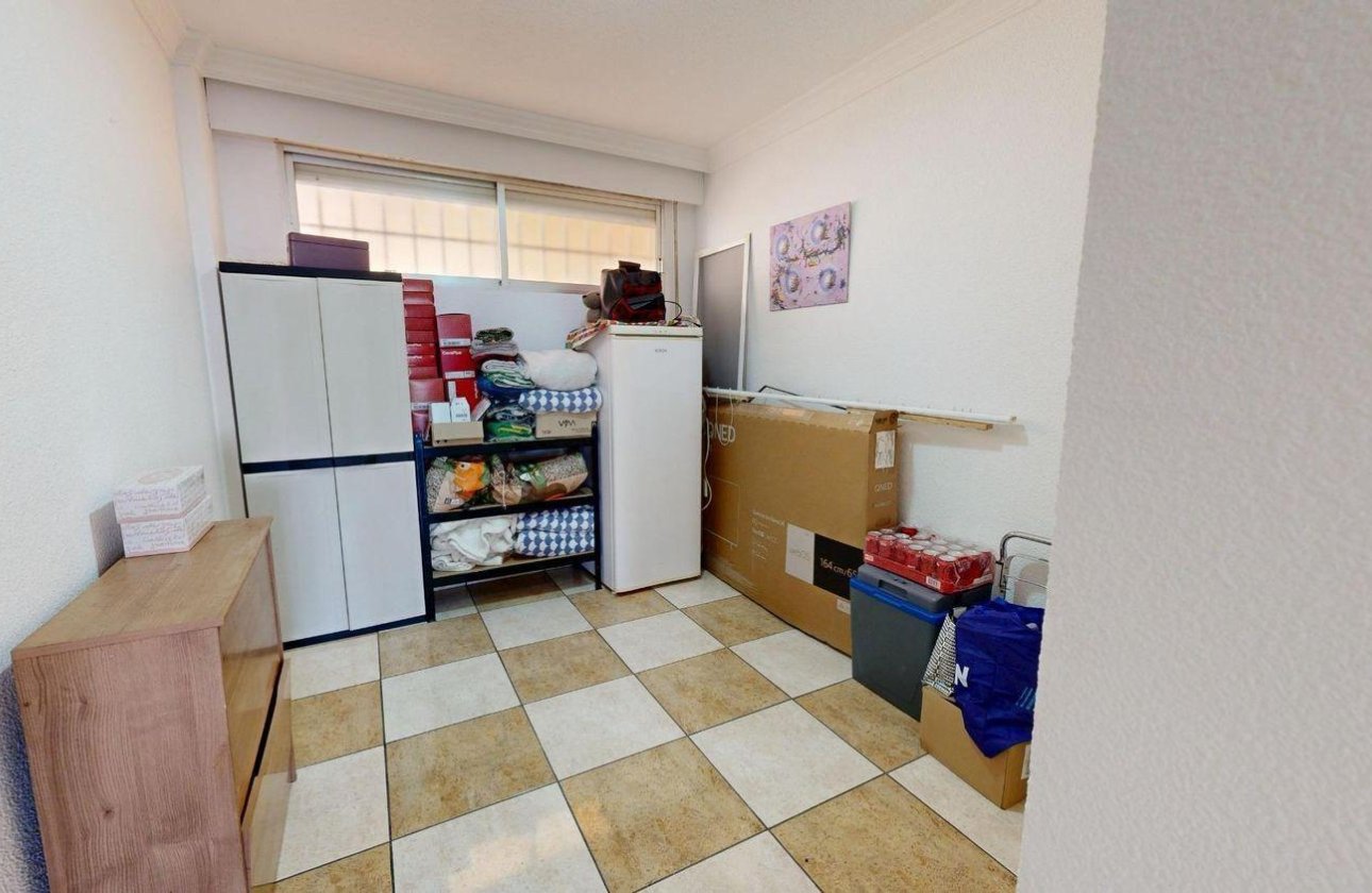 Resale - Apartment -
Torrevieja - Puerto Deportivo