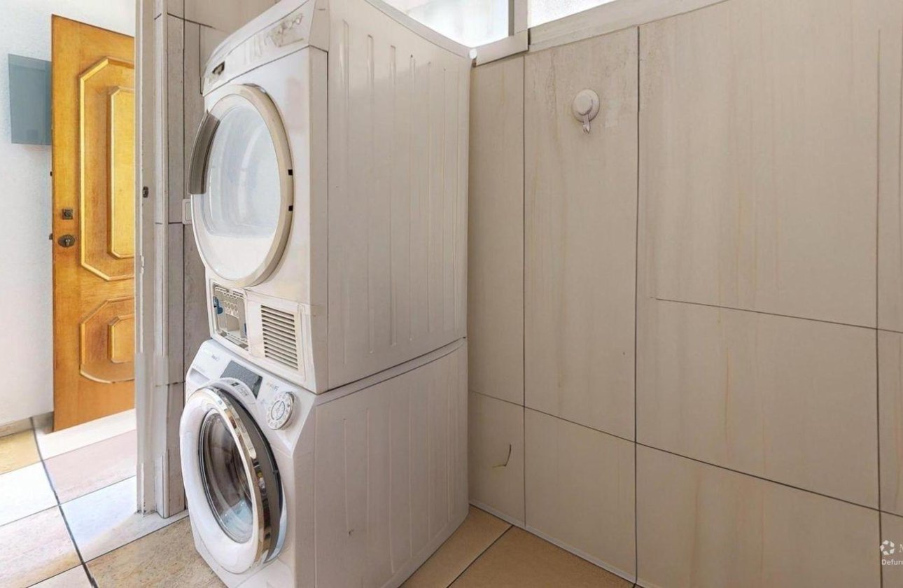 Resale - Apartment -
Torrevieja - Puerto Deportivo