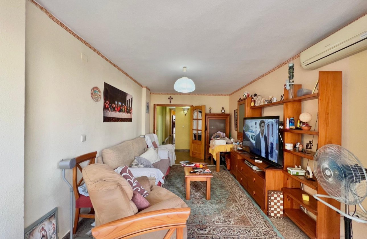 Resale - Apartment -
Torrevieja - Puerto Deportivo