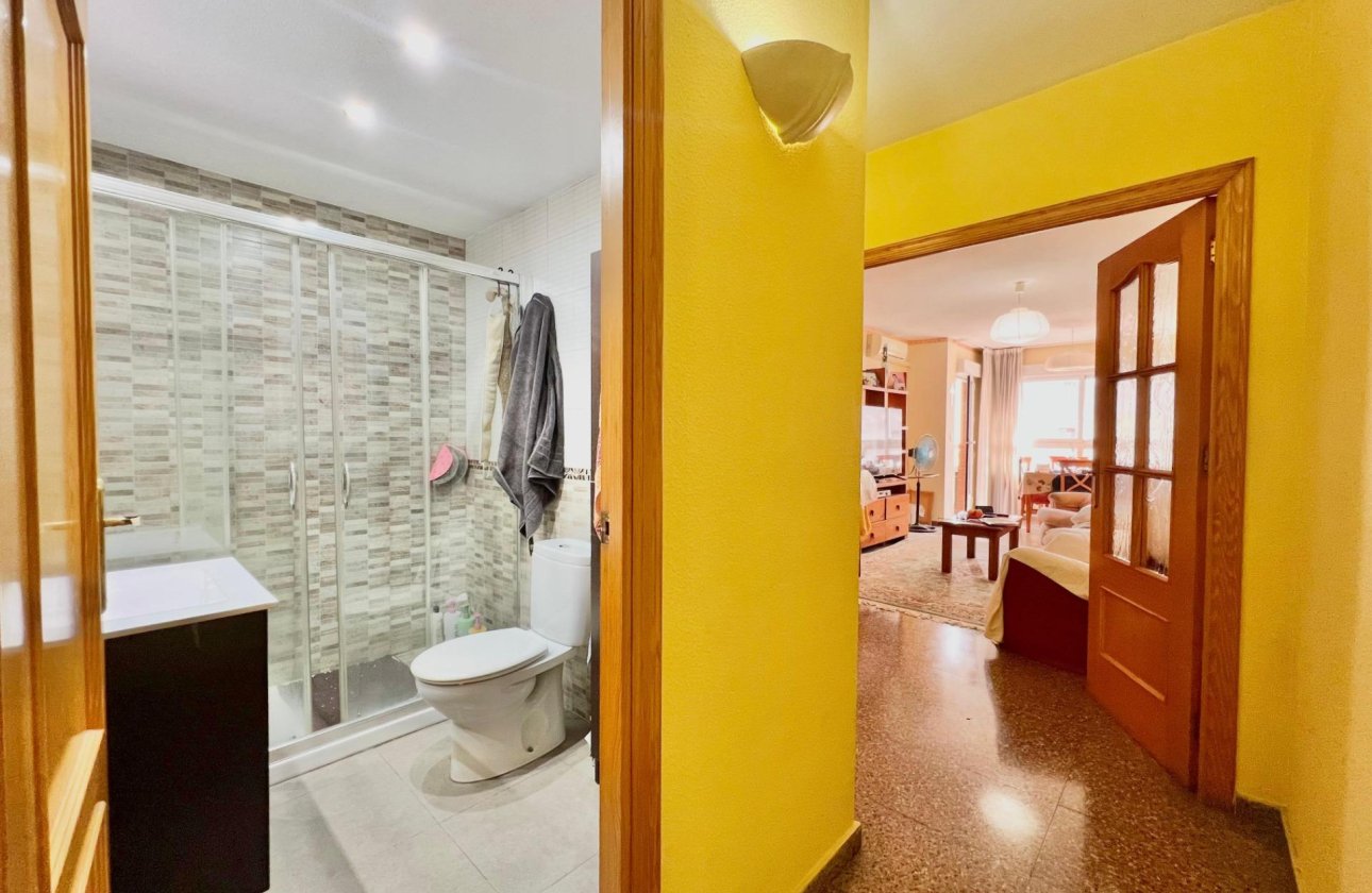Resale - Apartment -
Torrevieja - Puerto Deportivo