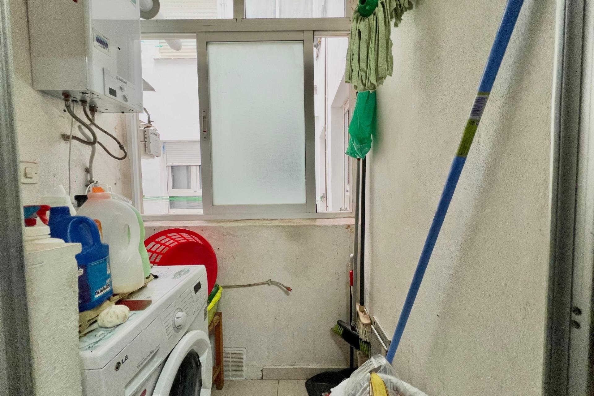 Resale - Apartment -
Torrevieja - Puerto Deportivo