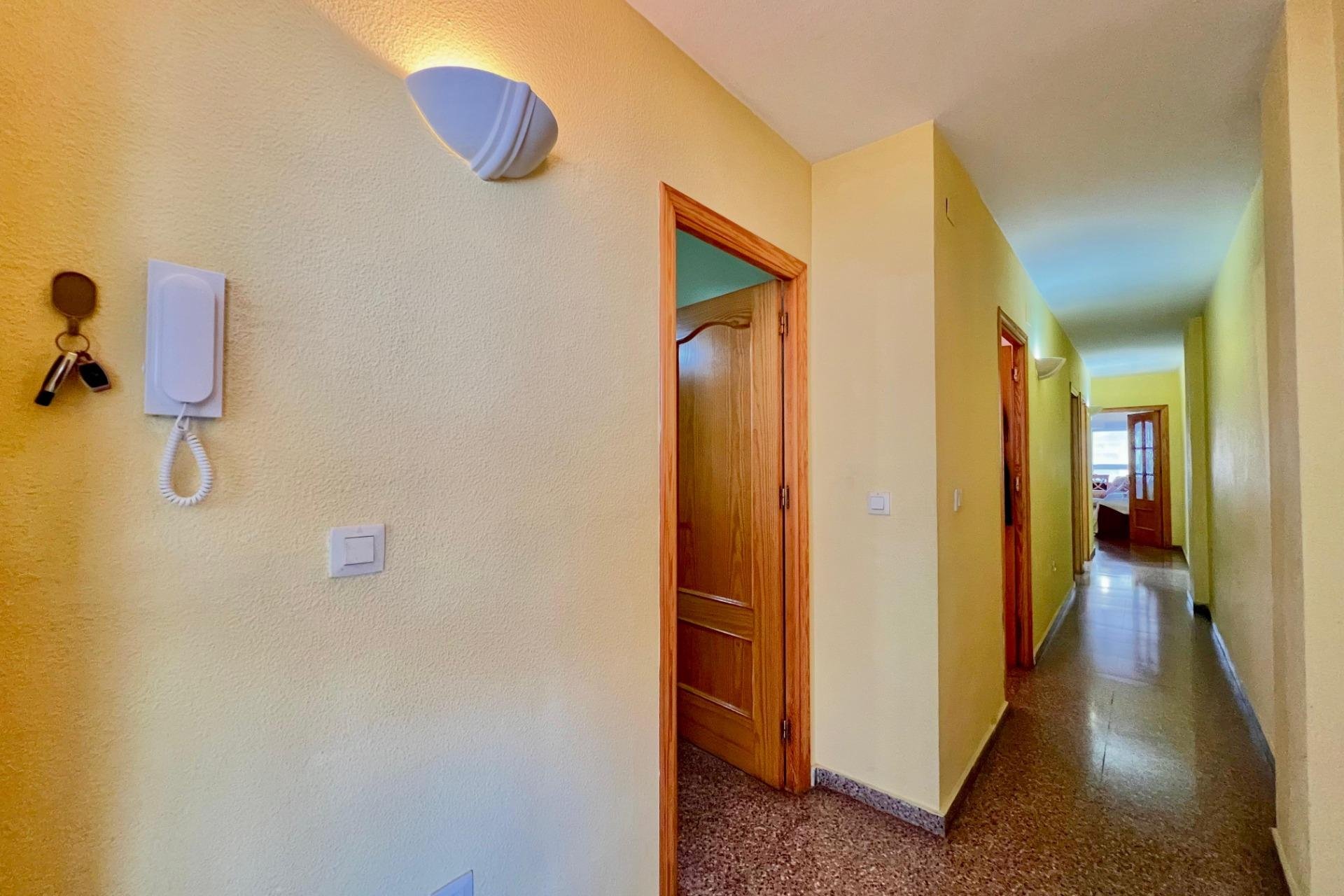 Resale - Apartment -
Torrevieja - Puerto Deportivo