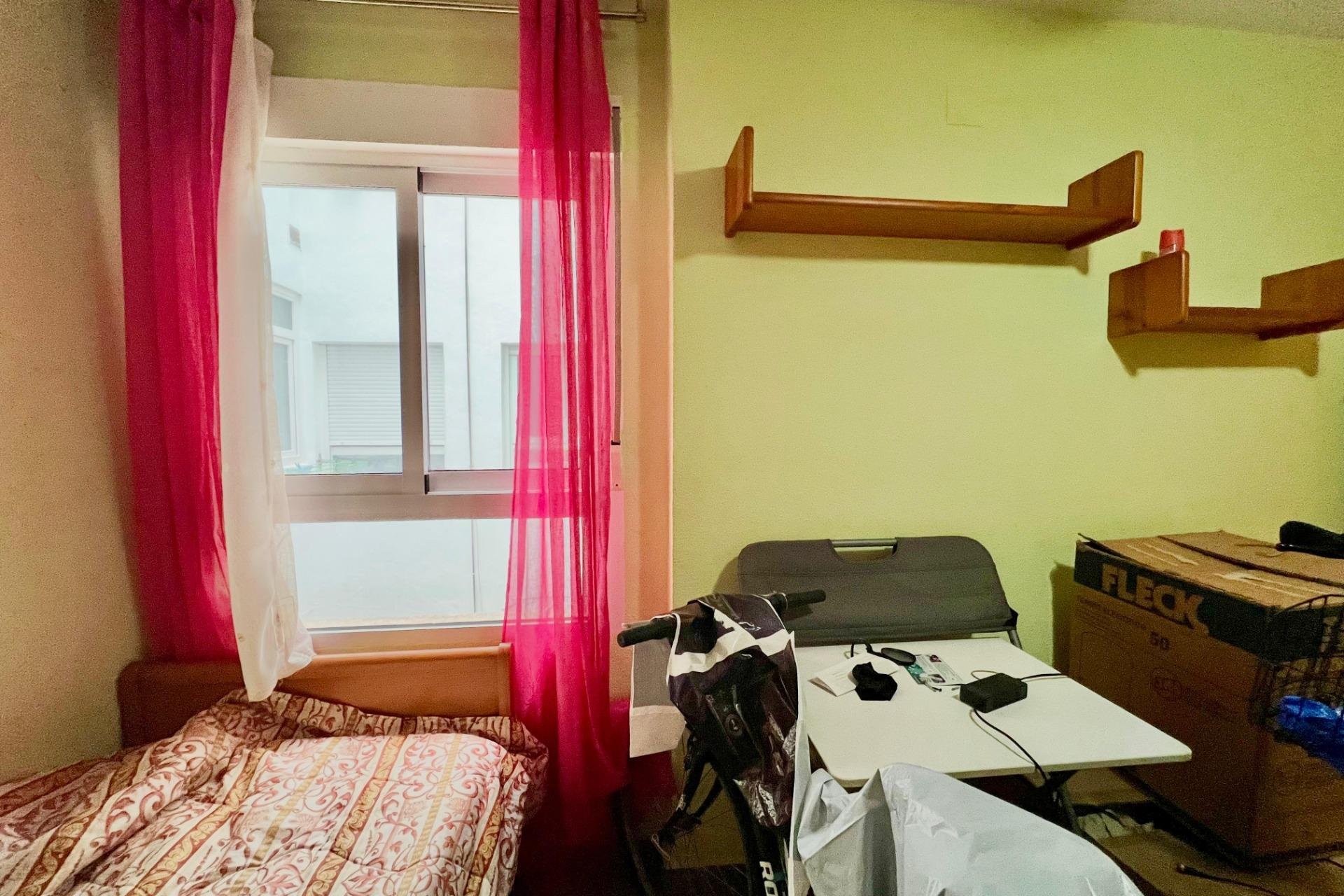 Resale - Apartment -
Torrevieja - Puerto Deportivo