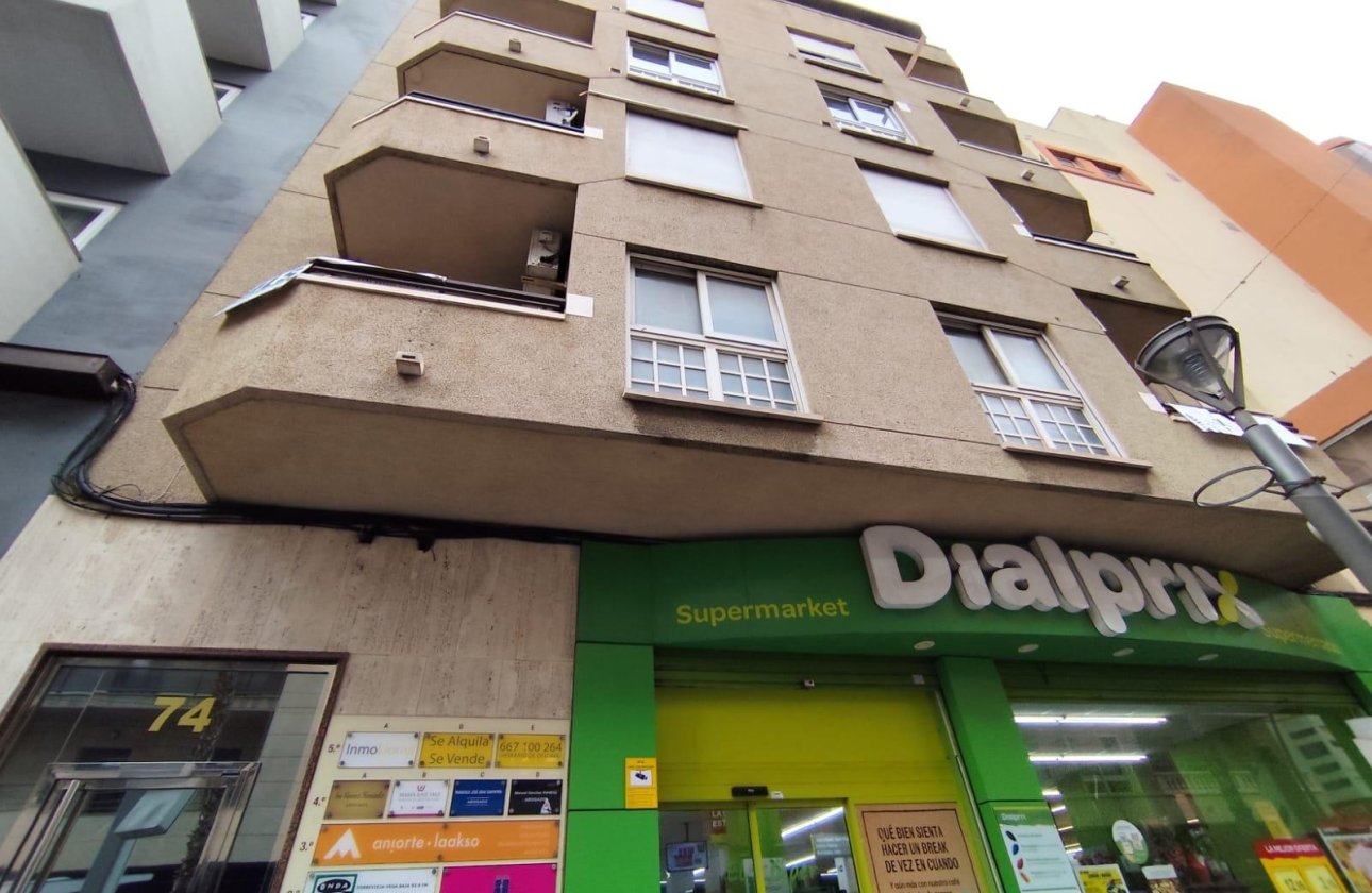 Resale - Apartment -
Torrevieja - Puerto