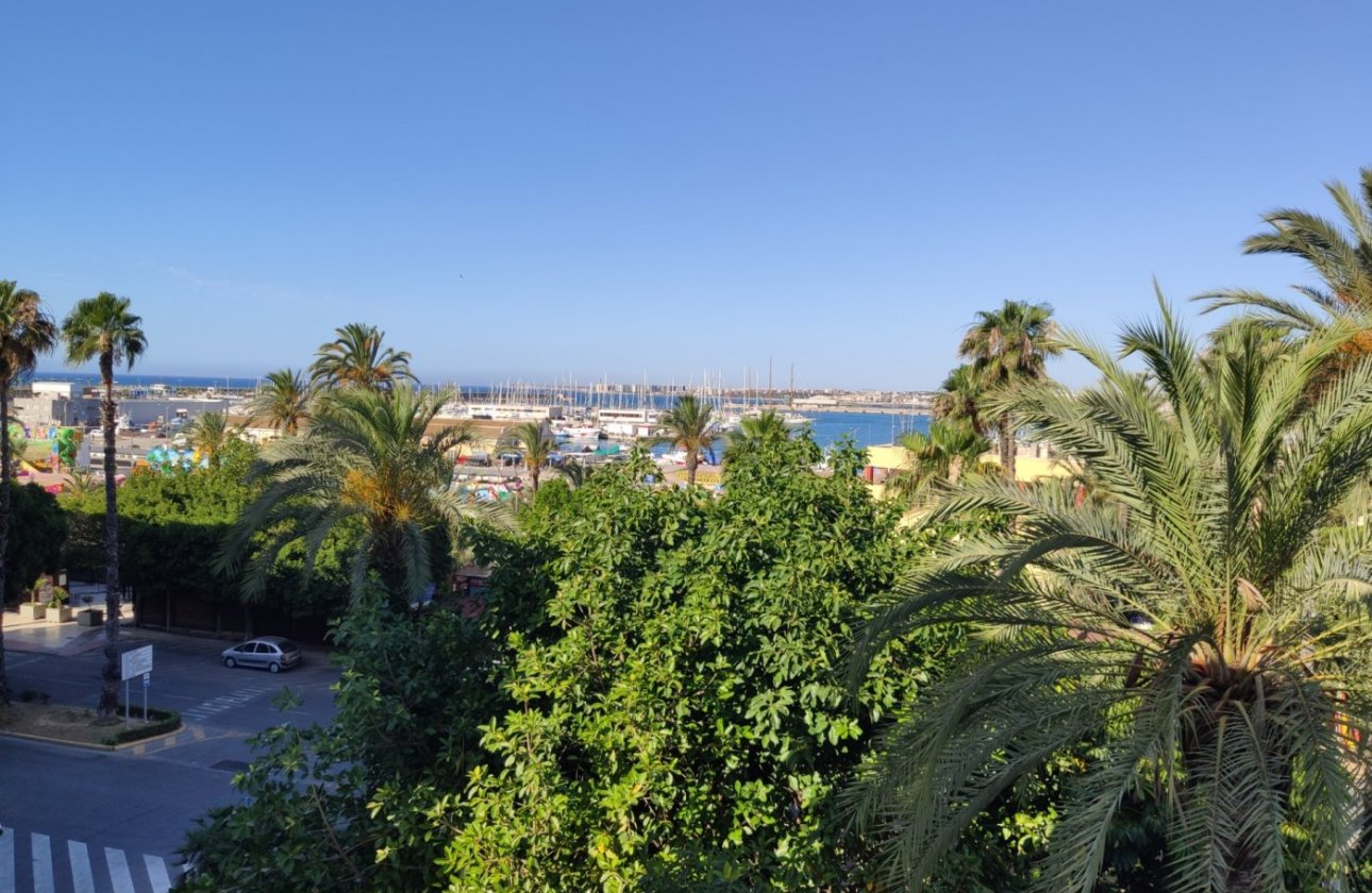 Resale - Apartment -
Torrevieja - Puerto