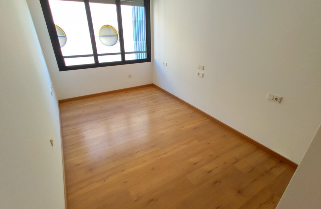 Resale - Apartment -
Torrevieja - Puerto