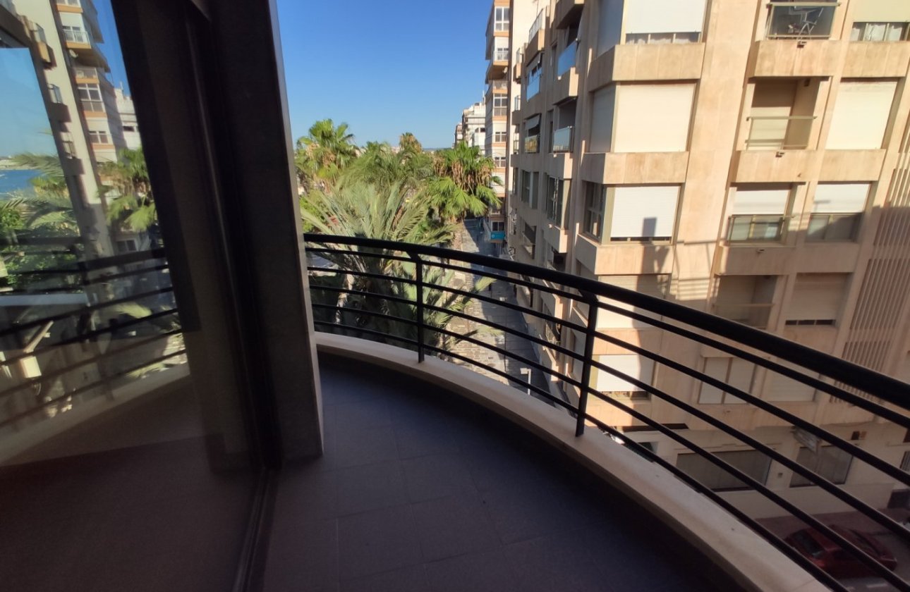 Resale - Apartment -
Torrevieja - Puerto