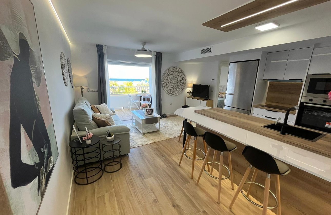 Resale - Apartment -
Torrevieja - Punta Prima