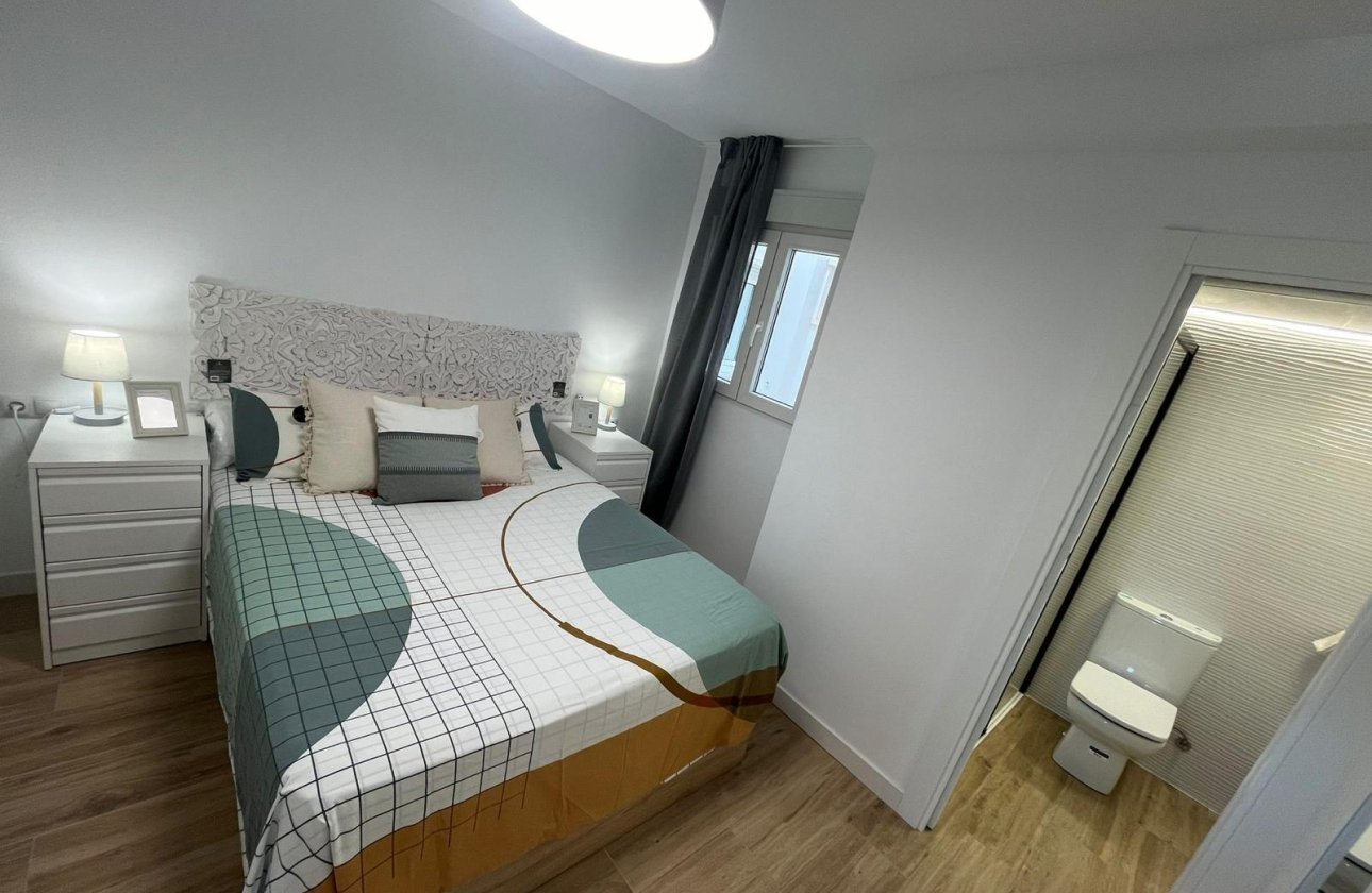 Resale - Apartment -
Torrevieja - Punta Prima