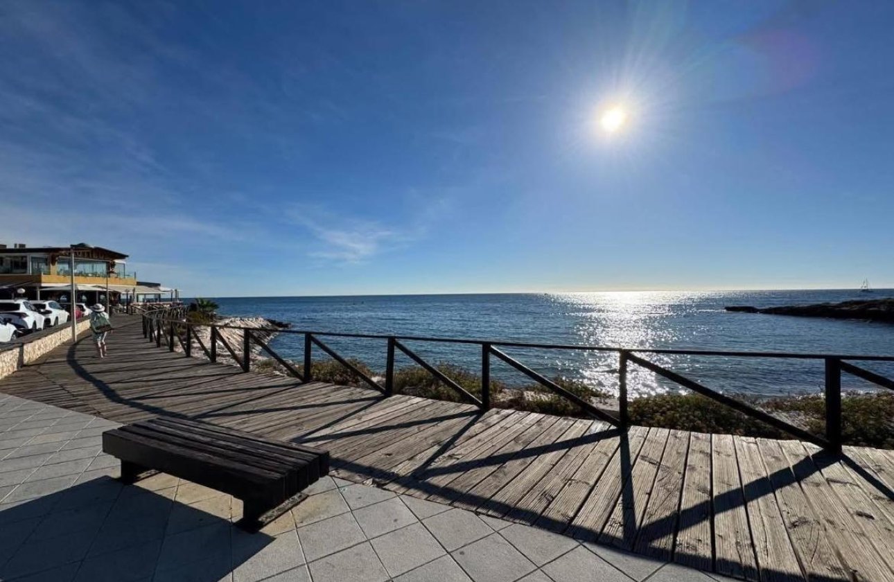 Resale - Apartment -
Torrevieja - Punta Prima