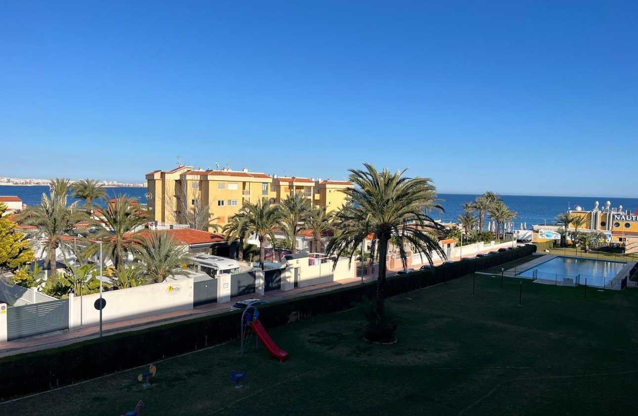 Resale - Apartment -
Torrevieja - Punta Prima