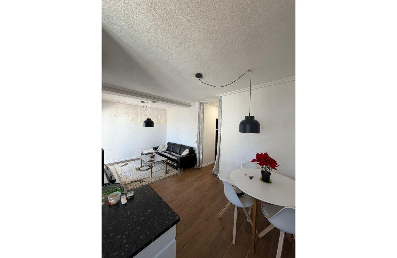 Resale - Apartment -
Torrevieja - Punta Prima