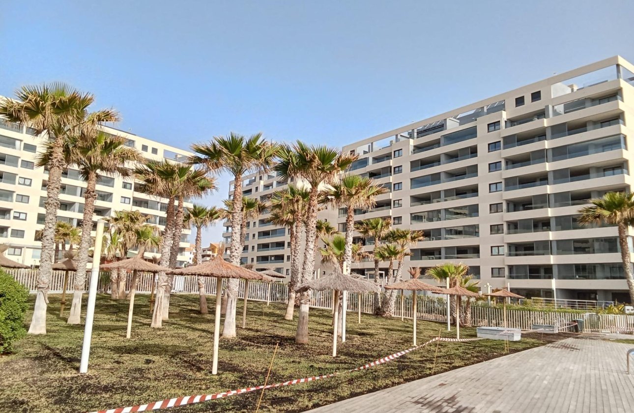 Resale - Apartment -
Torrevieja - Punta Prima