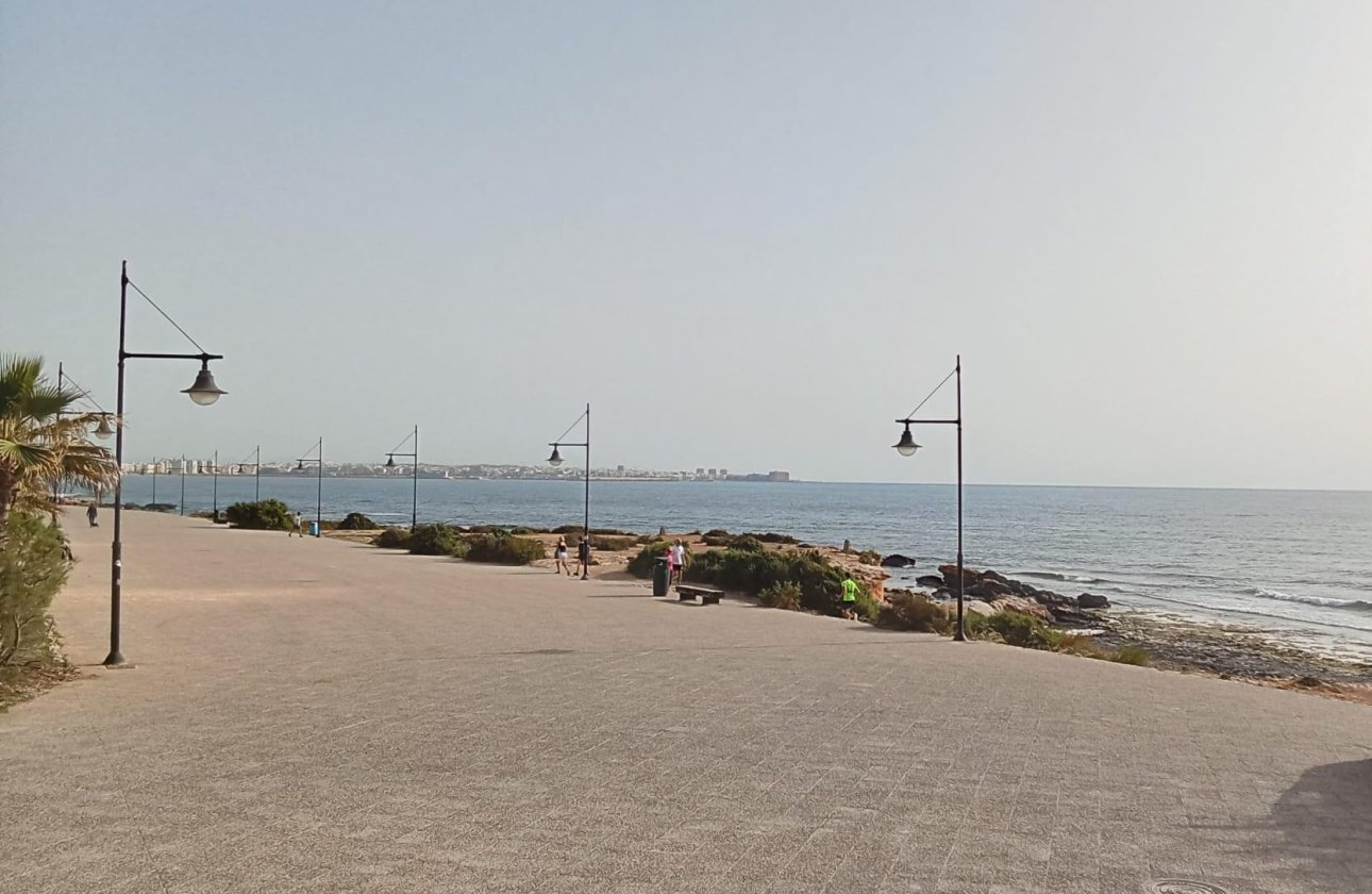 Resale - Apartment -
Torrevieja - Punta Prima