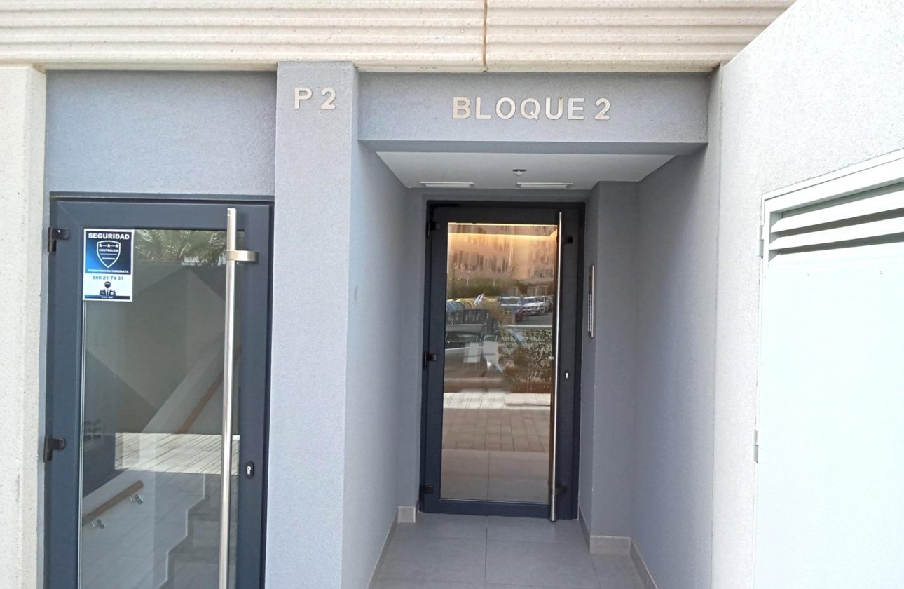 Resale - Apartment -
Torrevieja - Punta Prima