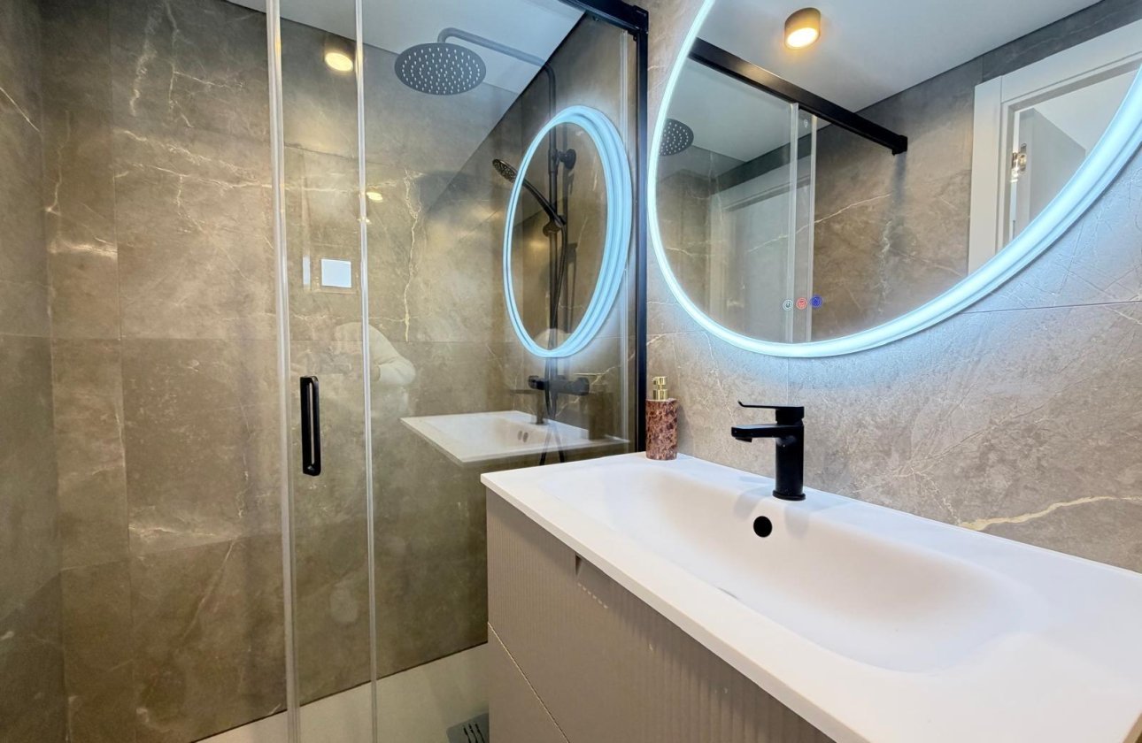 Resale - Apartment -
Torrevieja - Punta Prima