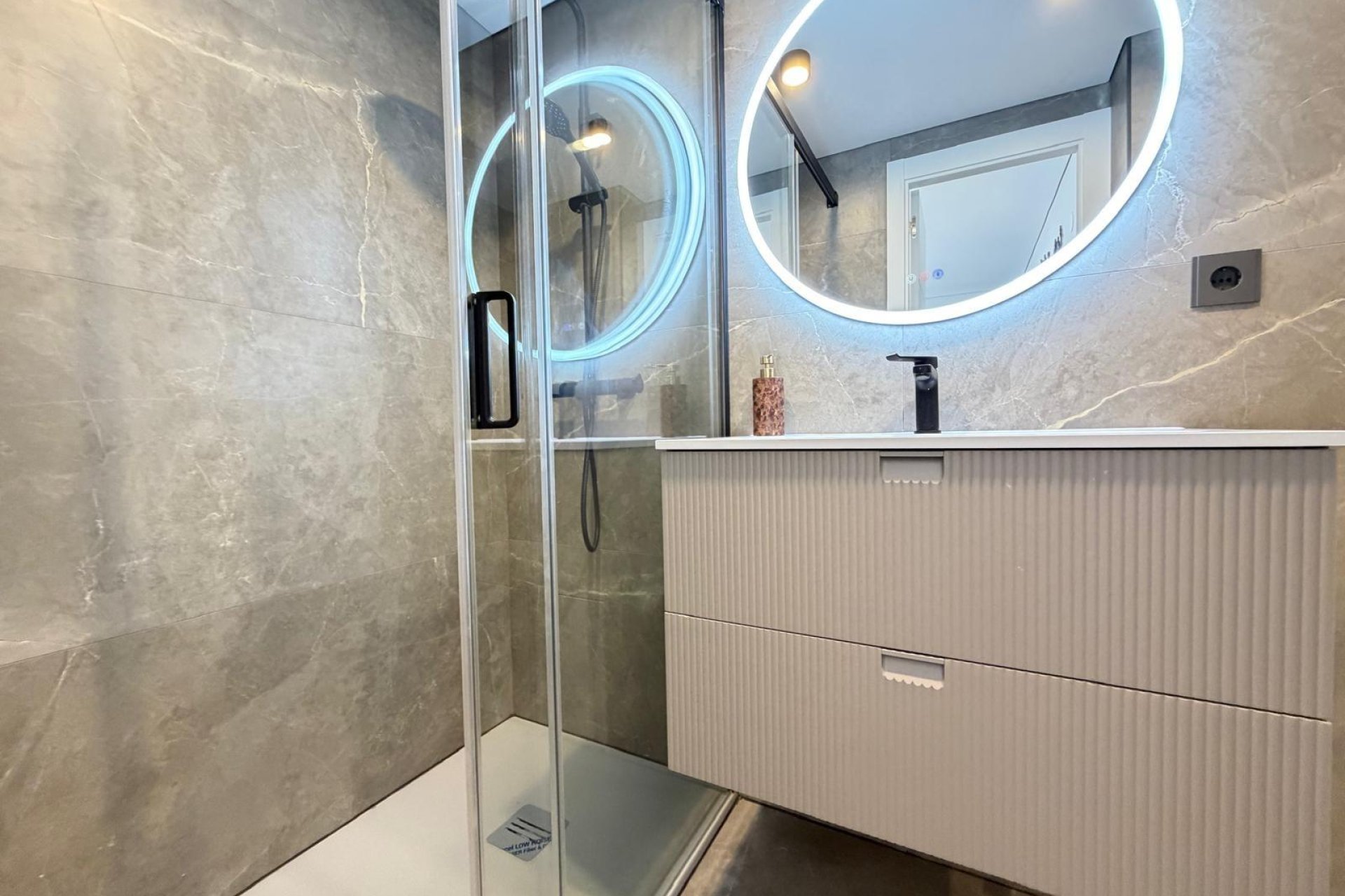 Resale - Apartment -
Torrevieja - Punta Prima