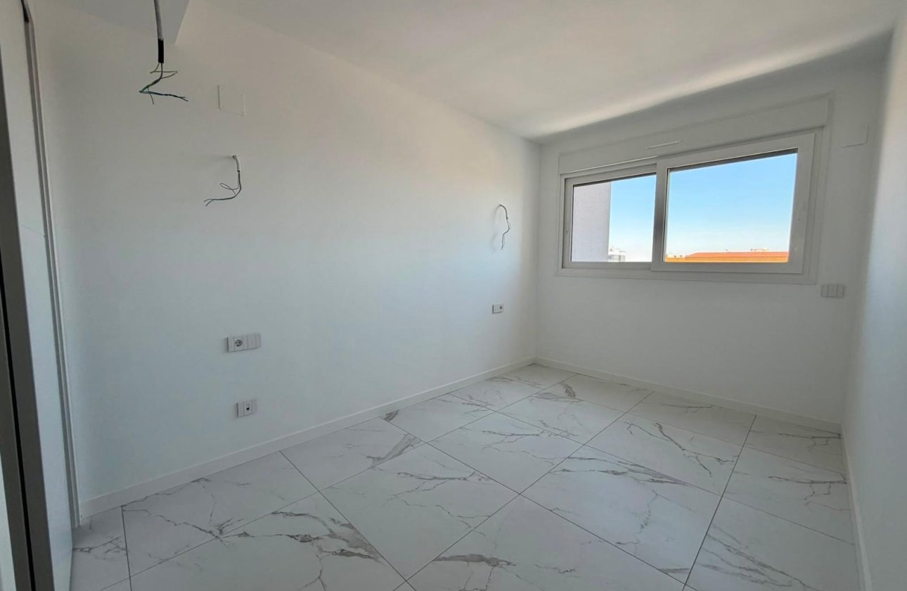 Resale - Apartment -
Torrevieja - Punta Prima