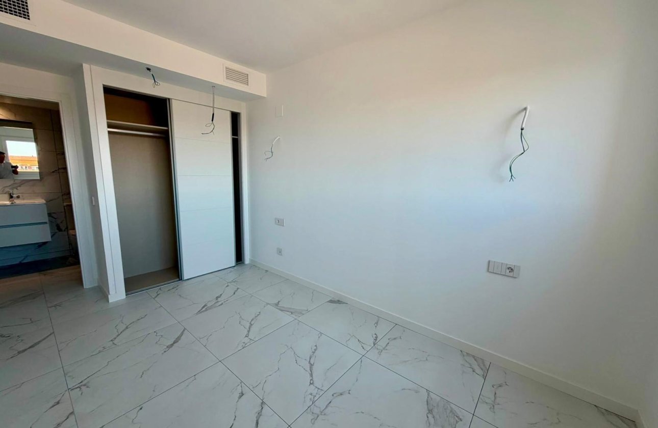 Resale - Apartment -
Torrevieja - Punta Prima