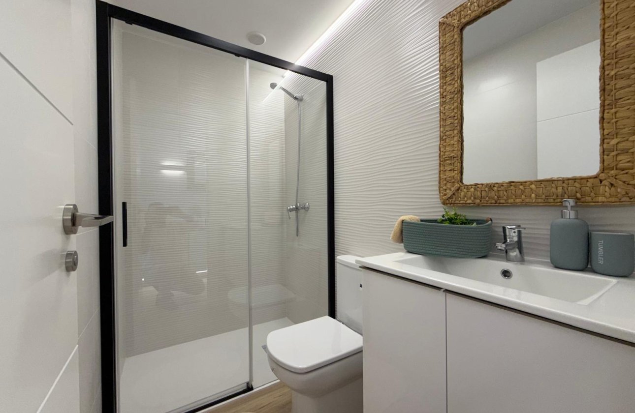 Resale - Apartment -
Torrevieja - Punta Prima