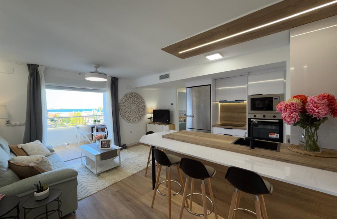 Resale - Apartment -
Torrevieja - Punta Prima