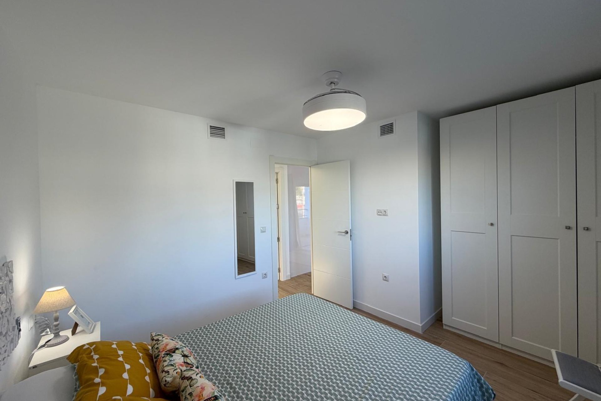Resale - Apartment -
Torrevieja - Punta Prima
