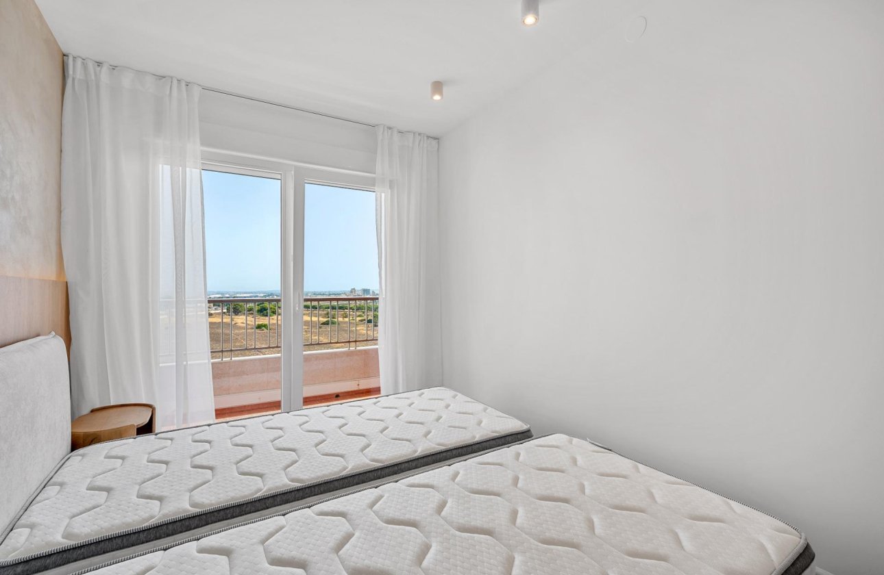 Resale - Apartment -
Torrevieja - Punta Prima