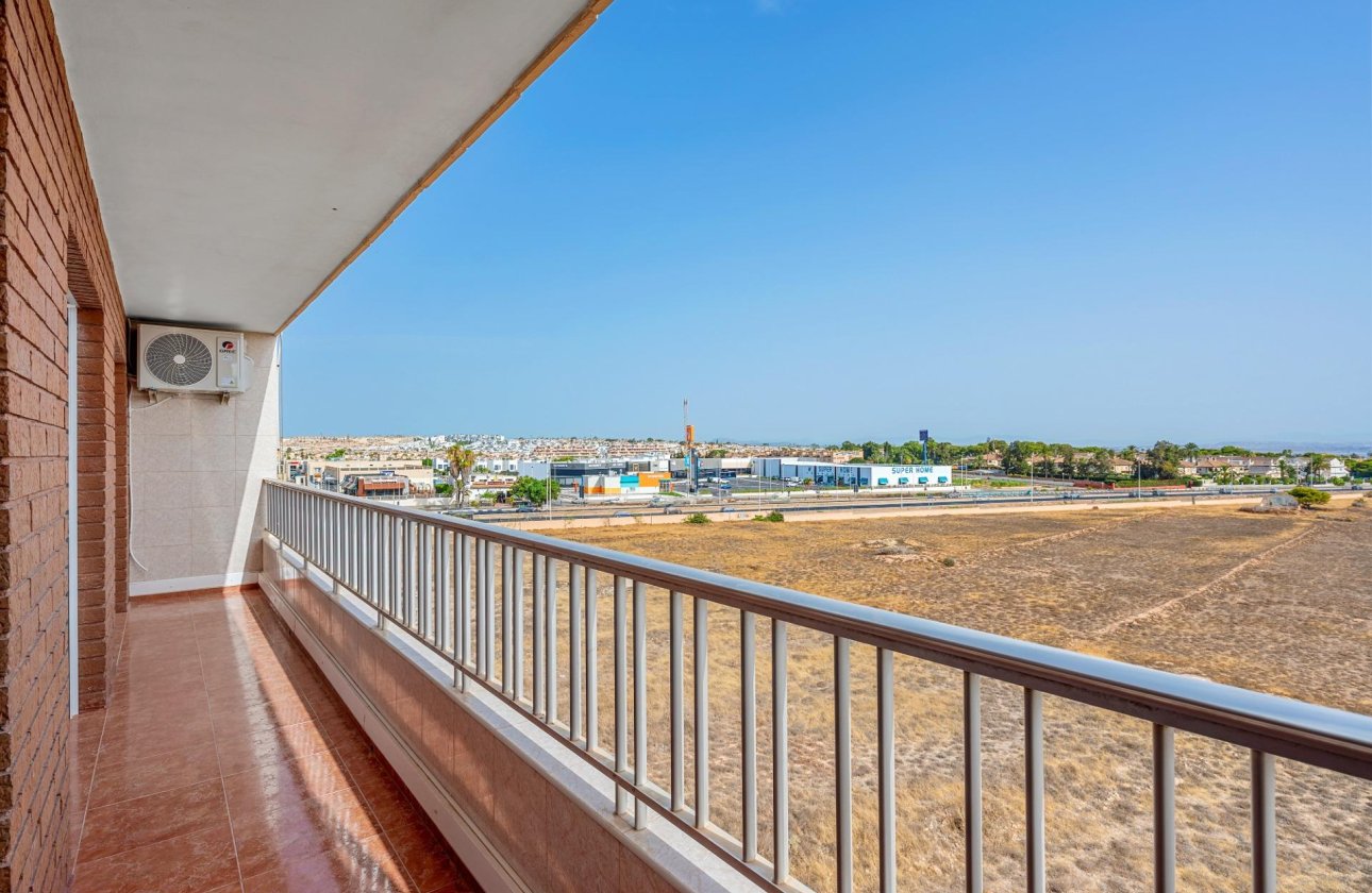 Resale - Apartment -
Torrevieja - Punta Prima