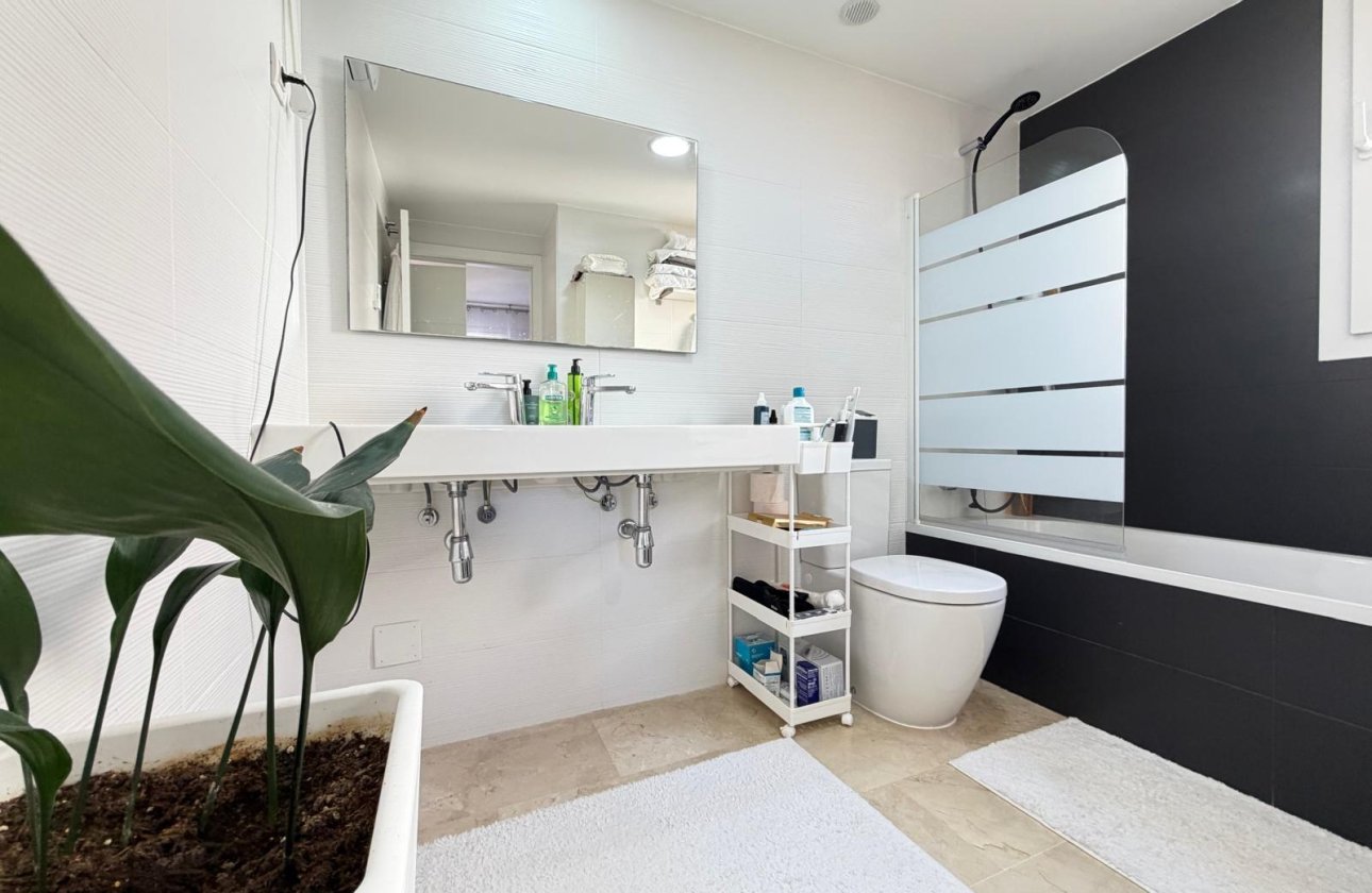 Resale - Apartment -
Torrevieja - Punta Prima