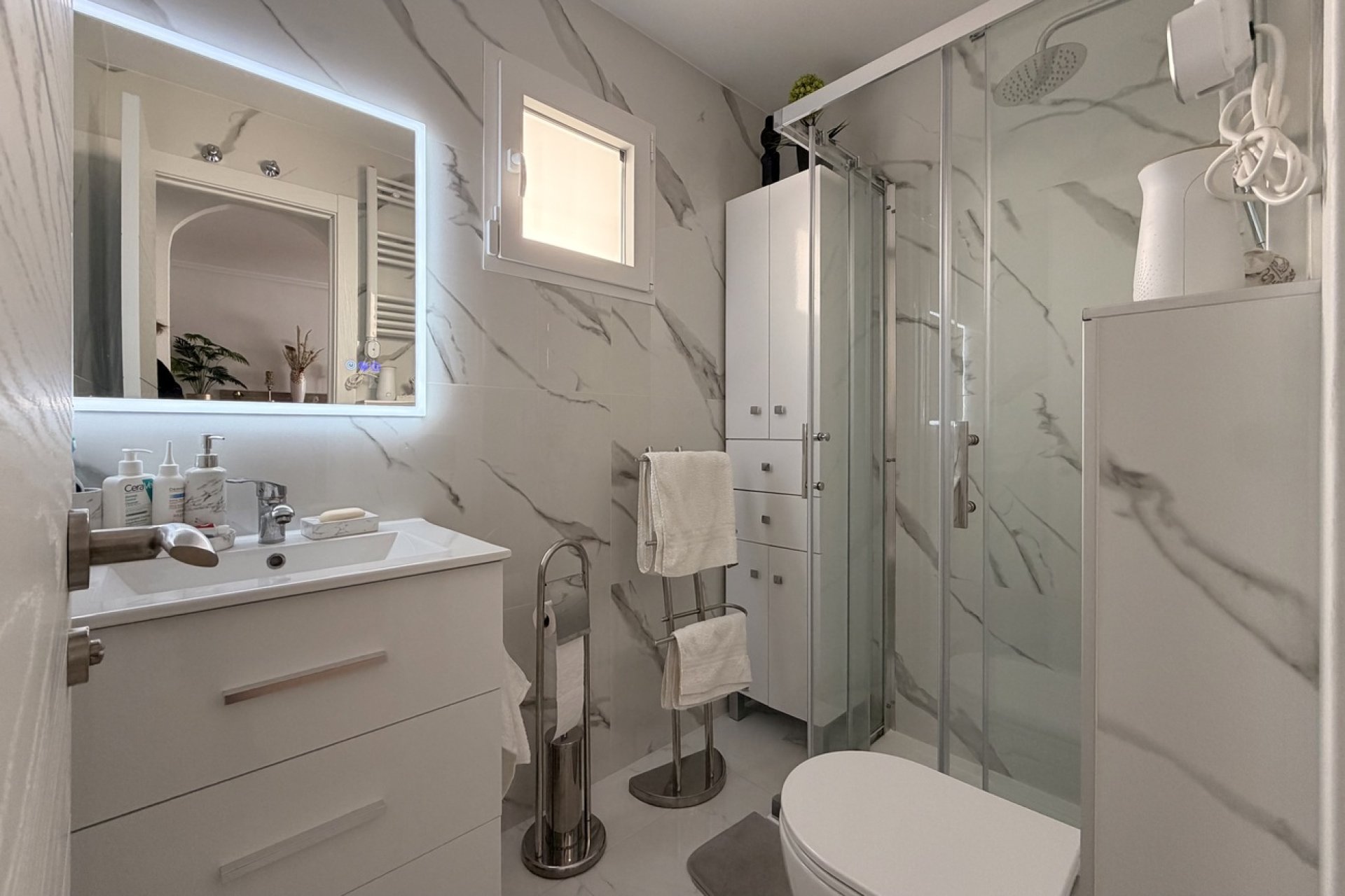 Resale - Apartment -
Torrevieja - Urb. Calas Blancas III