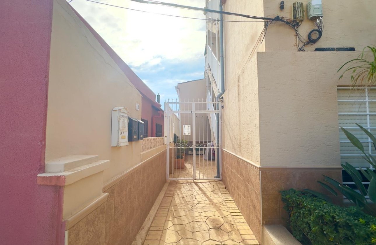 Resale - Apartment -
Torrevieja - Zona Los Frutales