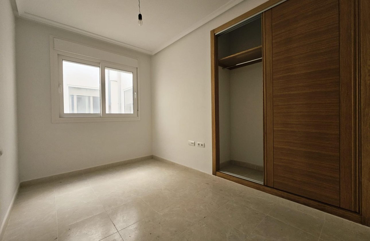 Resale - Apartment -
Torrevieja