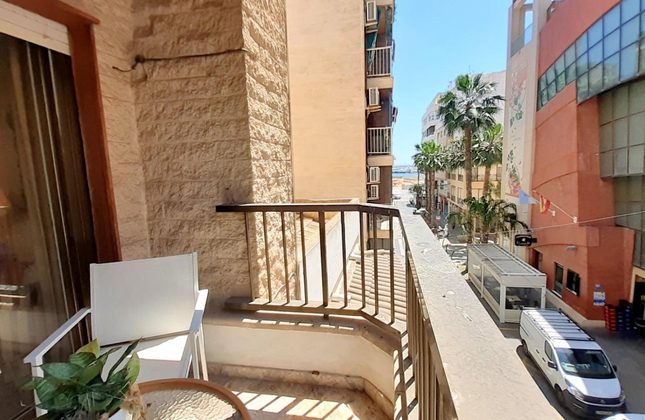 Resale - Apartment -
Torrevieja
