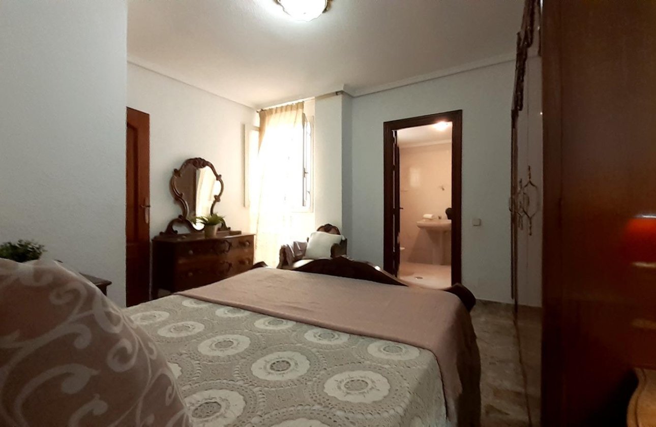 Resale - Apartment -
Torrevieja