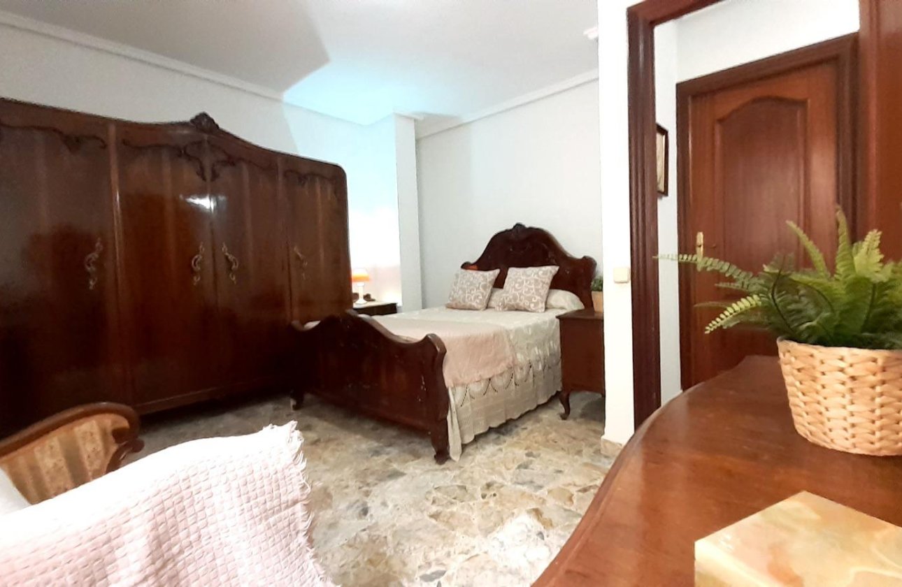 Resale - Apartment -
Torrevieja