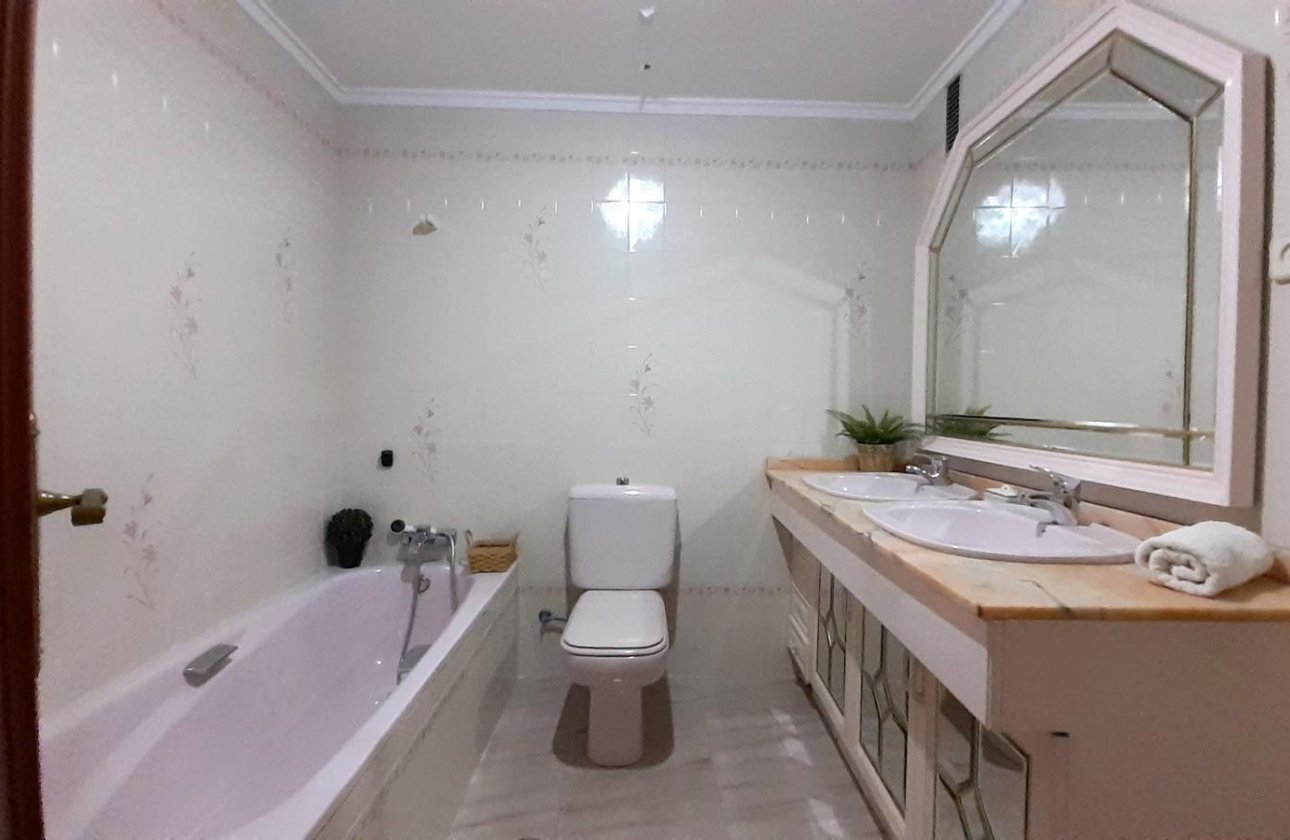 Resale - Apartment -
Torrevieja