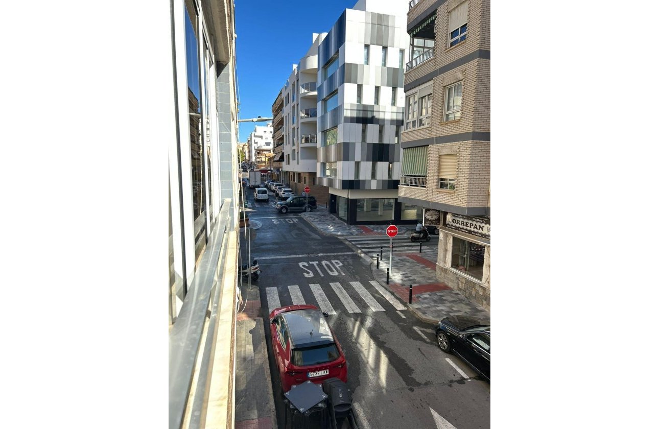 Resale - Apartment -
Torrevieja