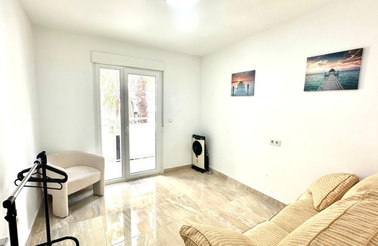 Resale - Apartment -
Torrevieja