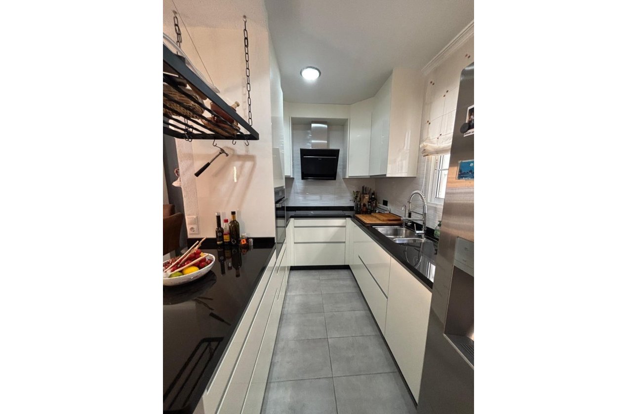 Resale - Apartment -
Torrevieja