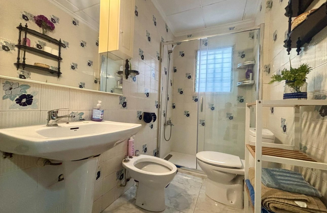 Resale - Apartment -
Torrevieja