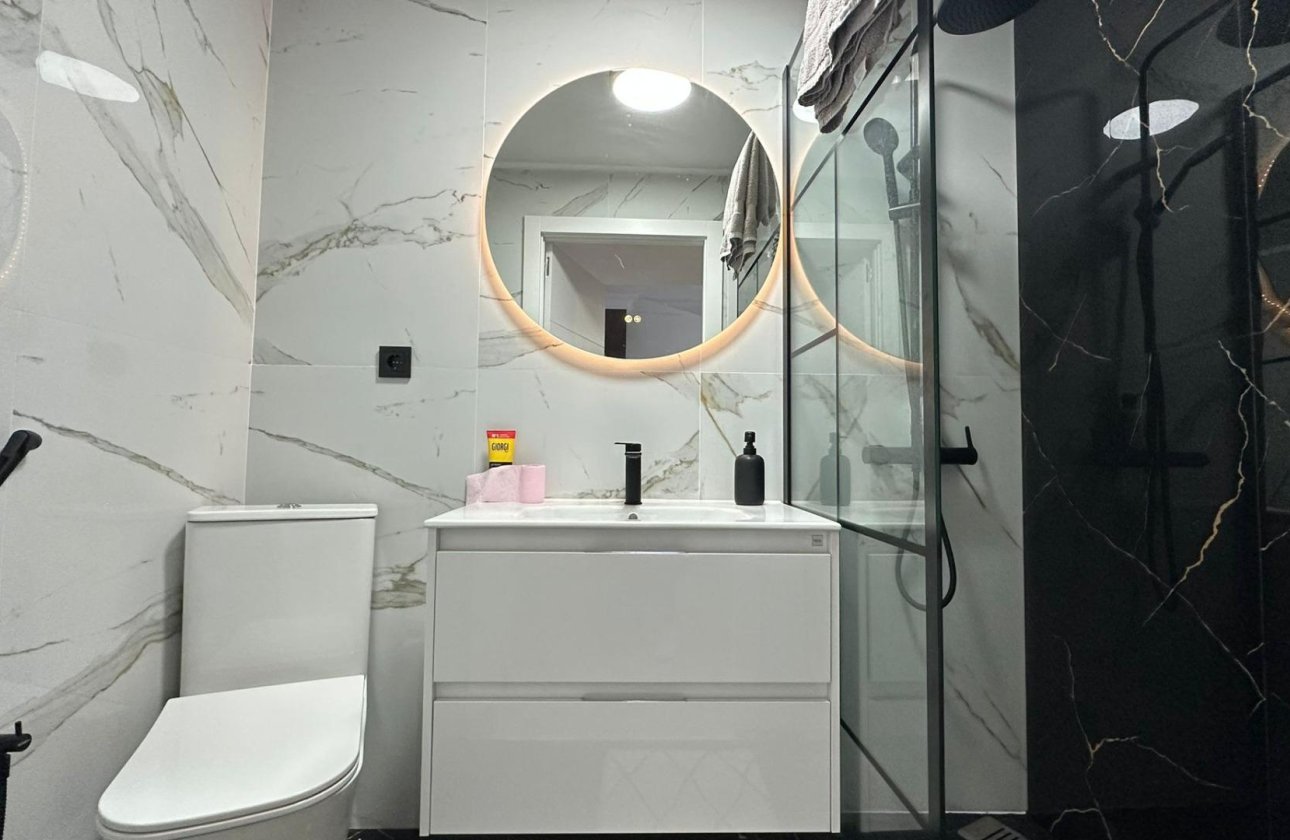 Resale - Apartment -
Torrevieja