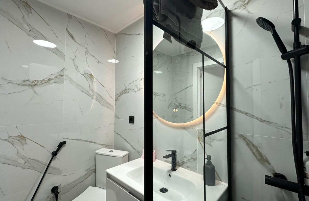 Resale - Apartment -
Torrevieja