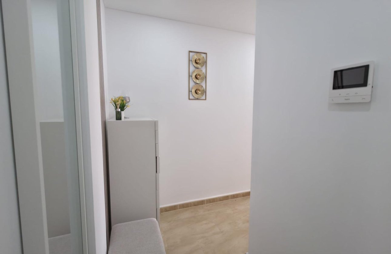 Resale - Apartment -
Torrevieja
