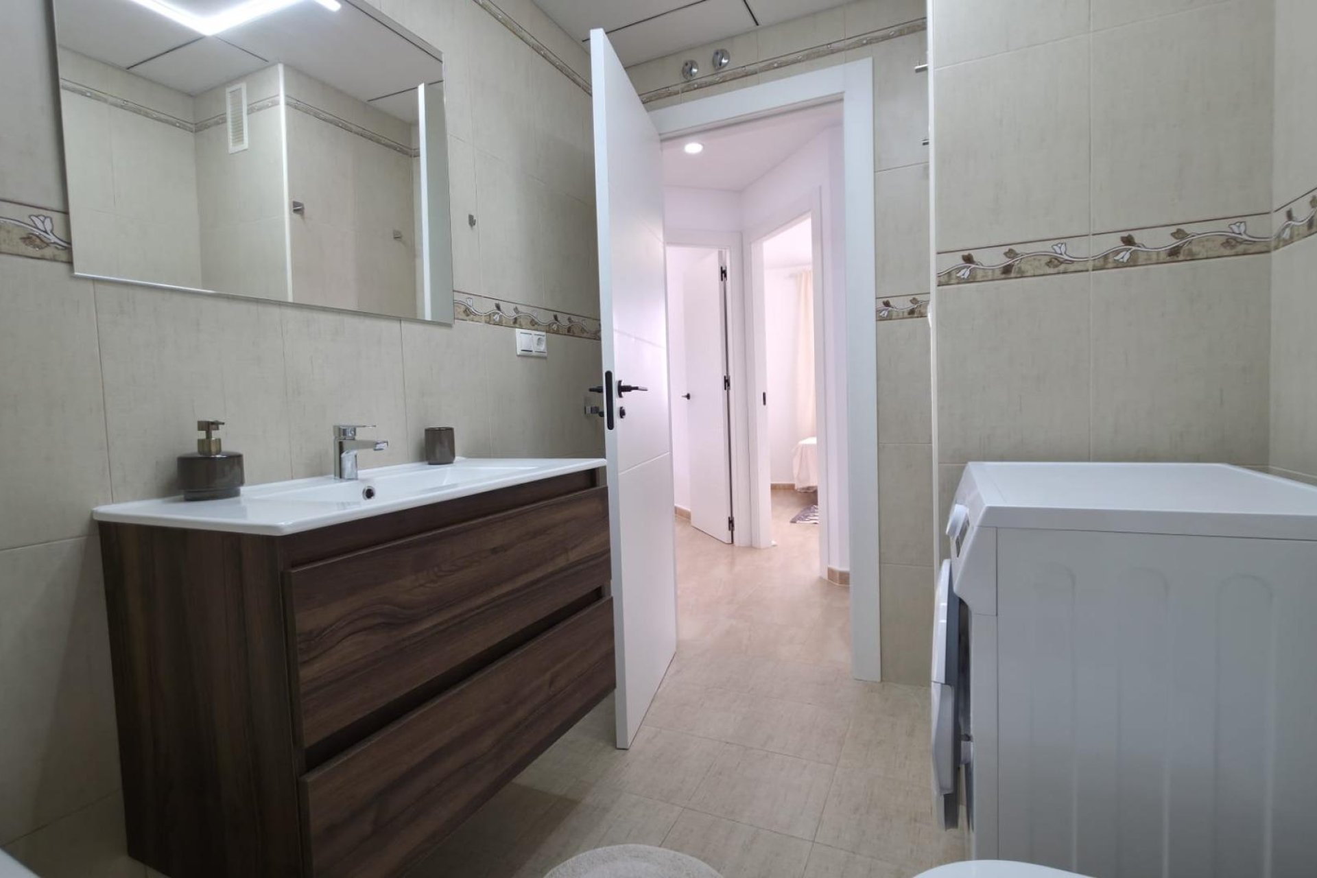 Resale - Apartment -
Torrevieja