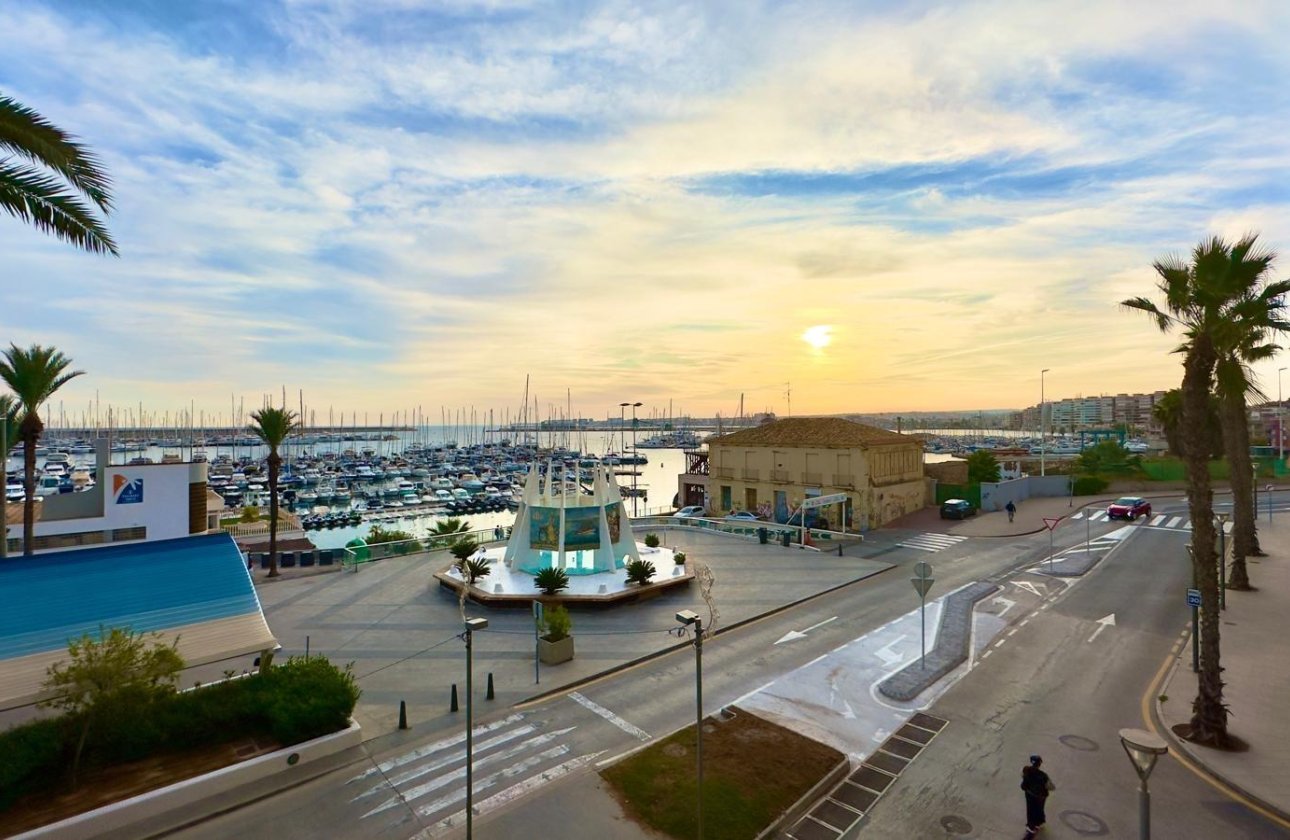 Resale - Apartment -
Torrevieja